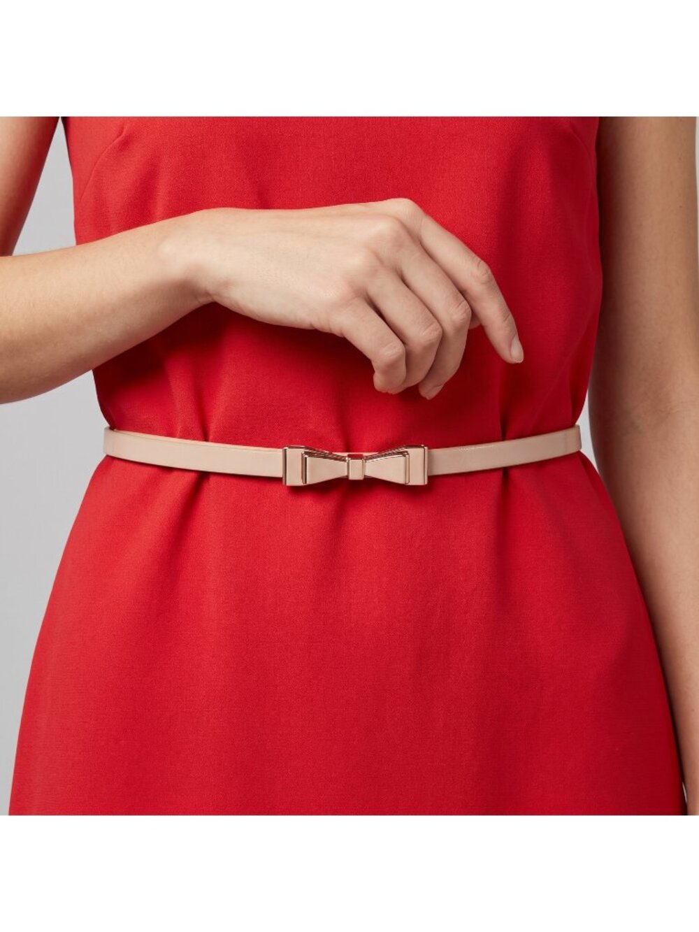 Women's Skinny Beige Leather Belt with Shiny Gold Bow in size S/M and 65cm NWOT